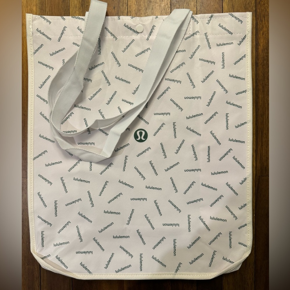 Lululemon reusable shopping tote